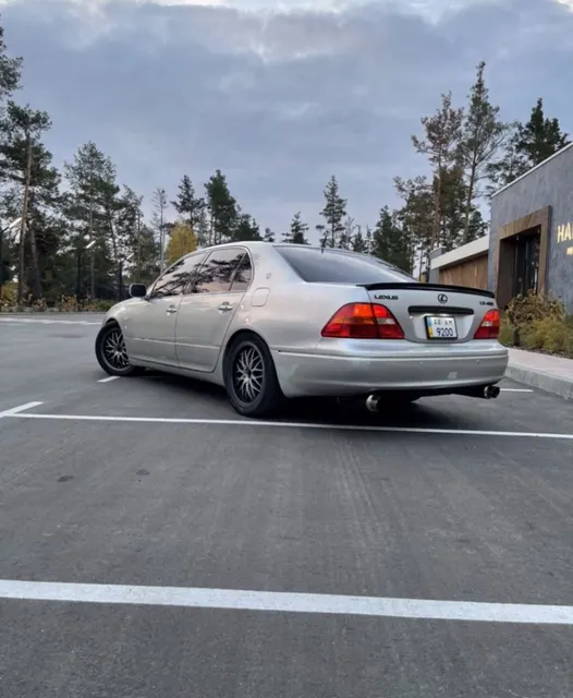 Lexus LS