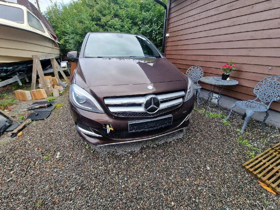 Mercedes-Benz B250e Range Plus