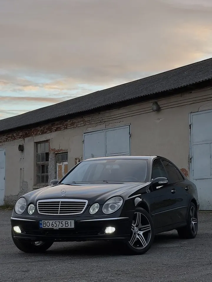 Mercedes-Benz е211