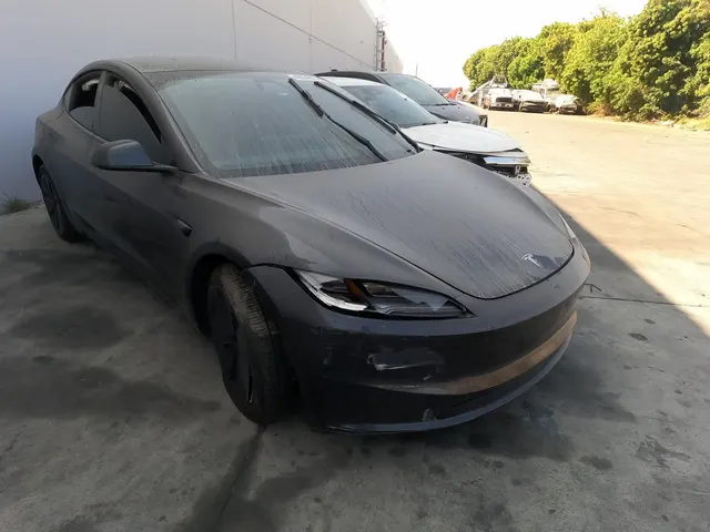 Tesla MODEL 3 LONG RANGE