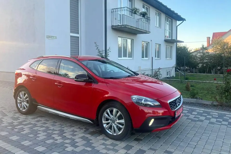 Volvo V40 Cross Country — фото 3