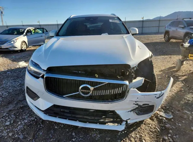 Volvo XC60 MOMENTUM T5