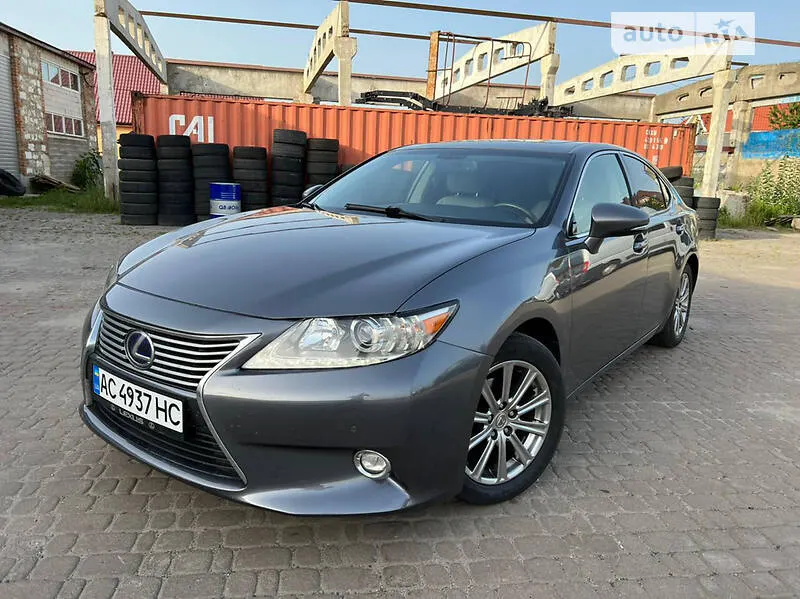 Lexus ES