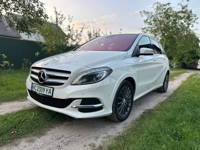 Mercedes-Benz B 250e