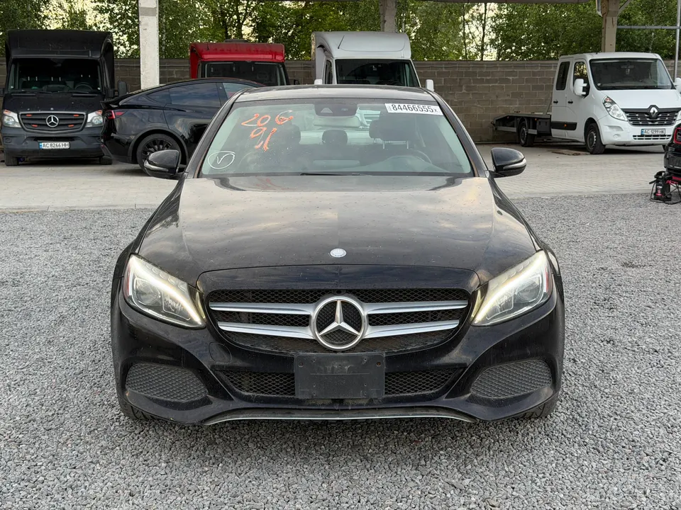 Mercedes-Benz C 300 2.0 Бензин