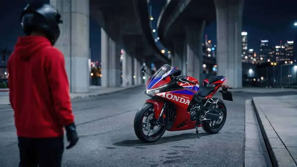 Honda представила новий CBR500R Four