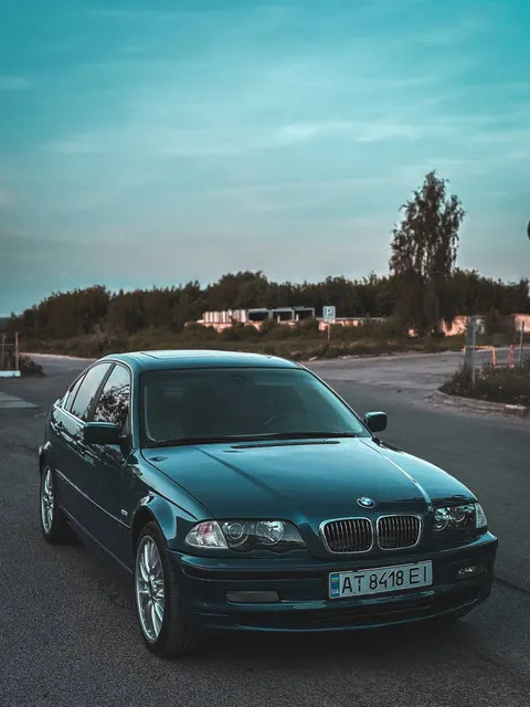 BMW 320