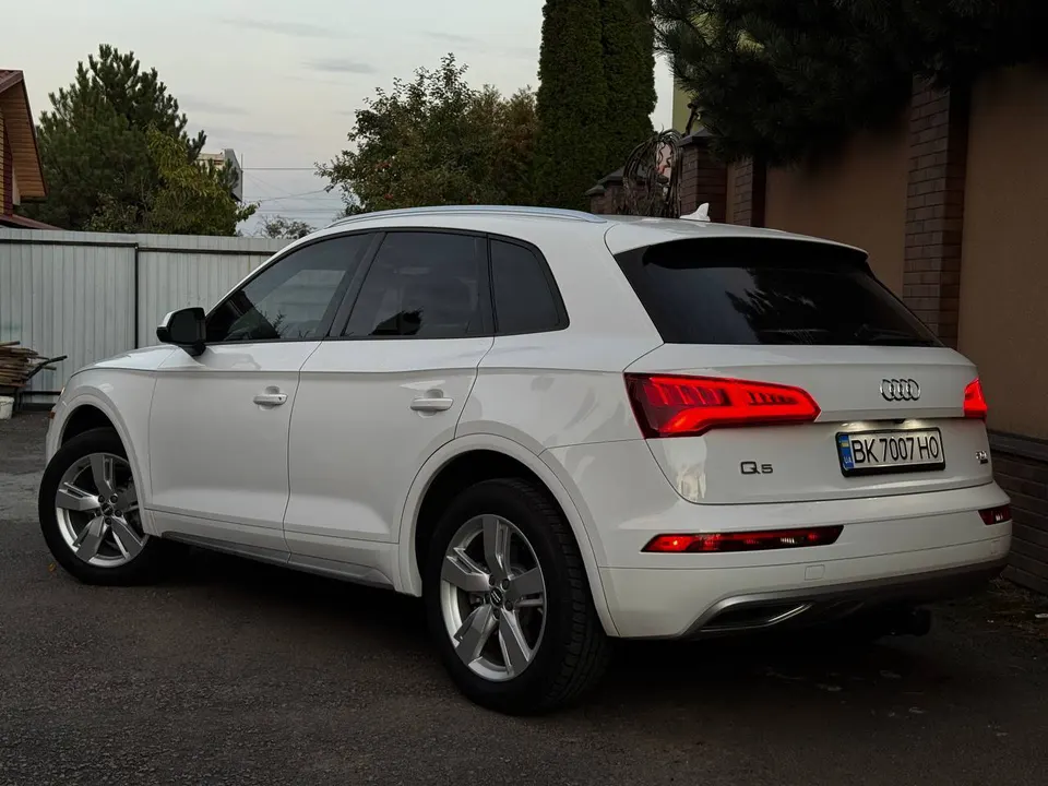 Audi Q5 Premium Plus — фото 3