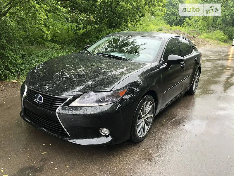 Lexus ES