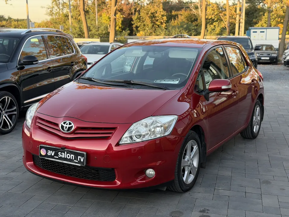 Toyota Auris — фото 3