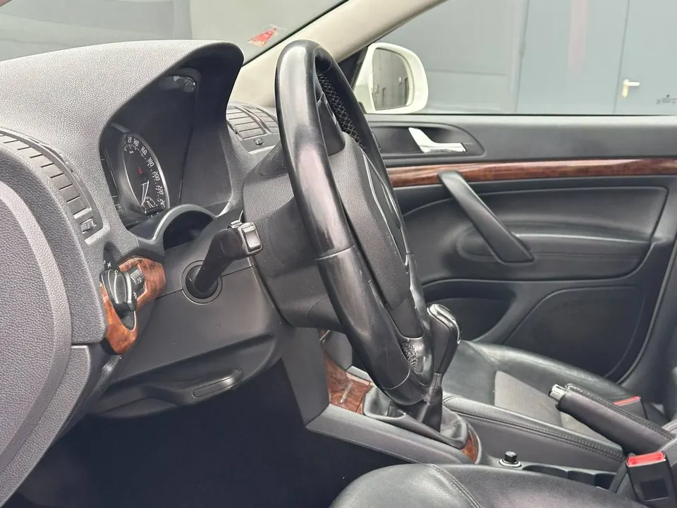 Skoda OCTAVIA — фото 5