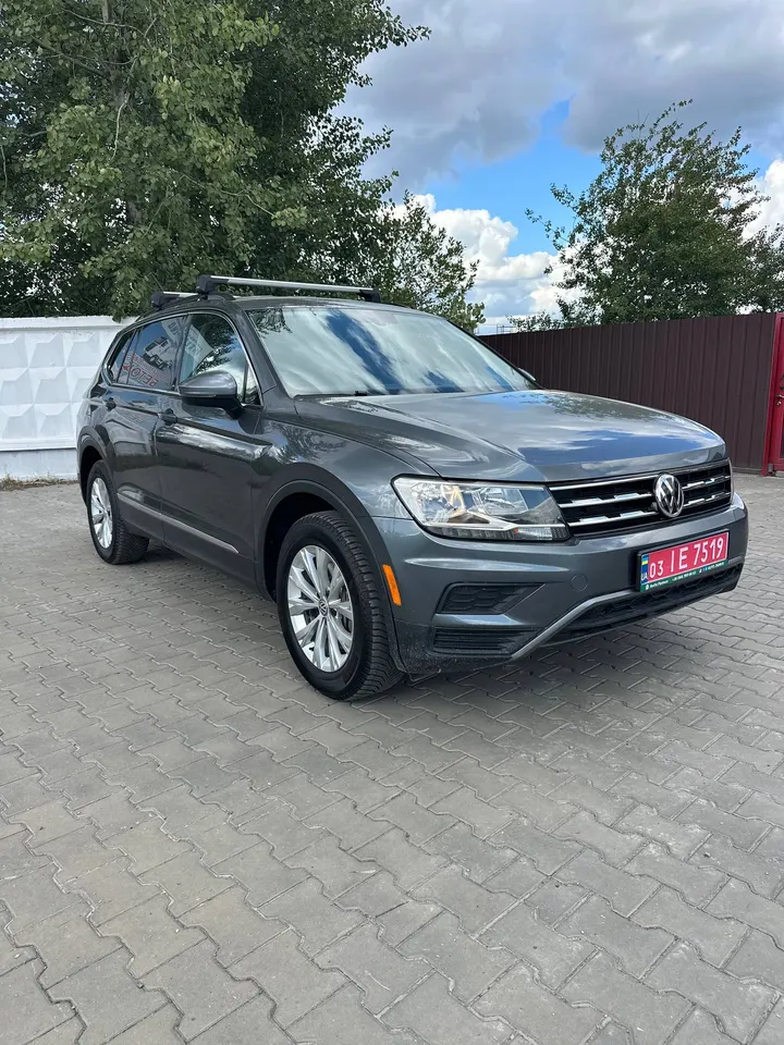 Volkswagen Tiguan SE 4 4