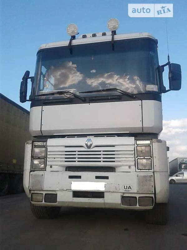 Renault Magnum