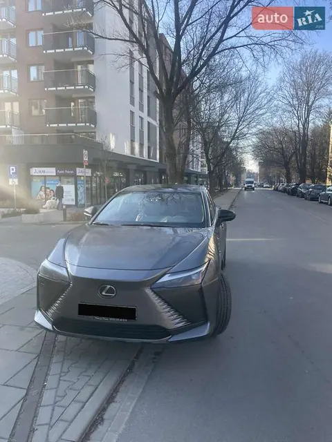 Lexus RZ