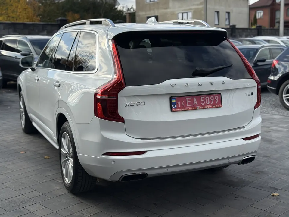 Volvo XC90 — фото 9