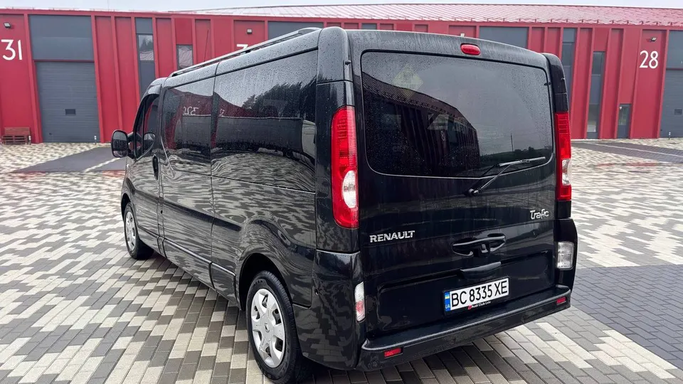 Renault Trafic Black Edition — фото 4