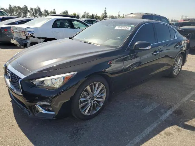 Infiniti Q50 LUXE