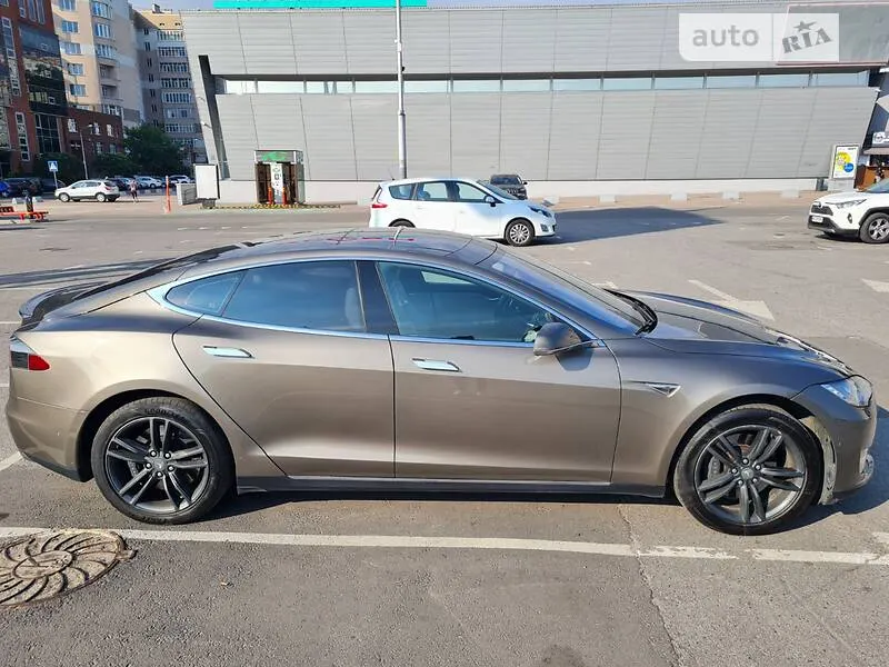 Tesla Model S S85D