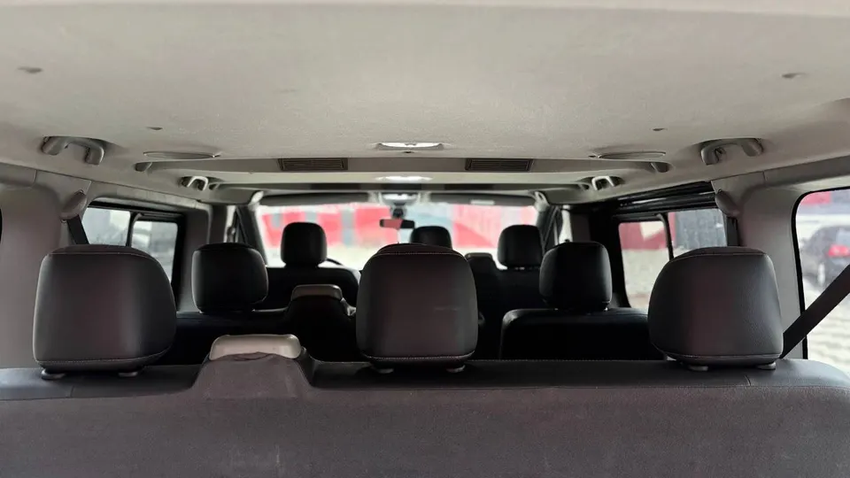 Renault Trafic Black Edition — фото 8
