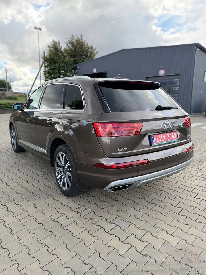 Audi Q7 Premium Plus — фото 4