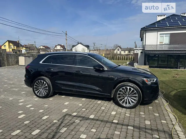 Audi e-tron