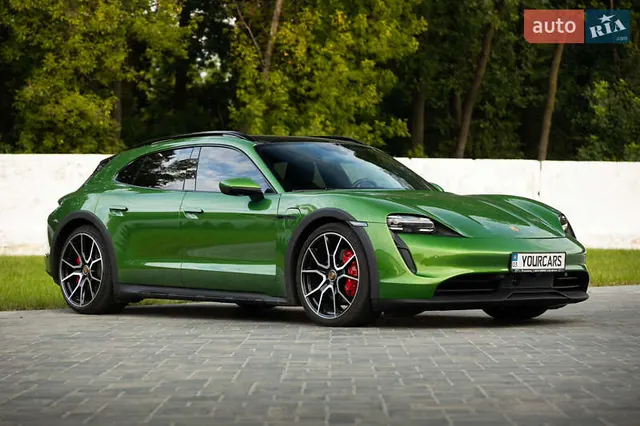 Porsche Taycan Cross Turismo
