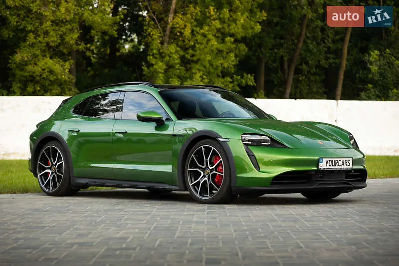 Porsche Taycan Cross Turismo