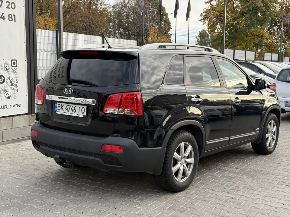 Kia Sorento — фото 9