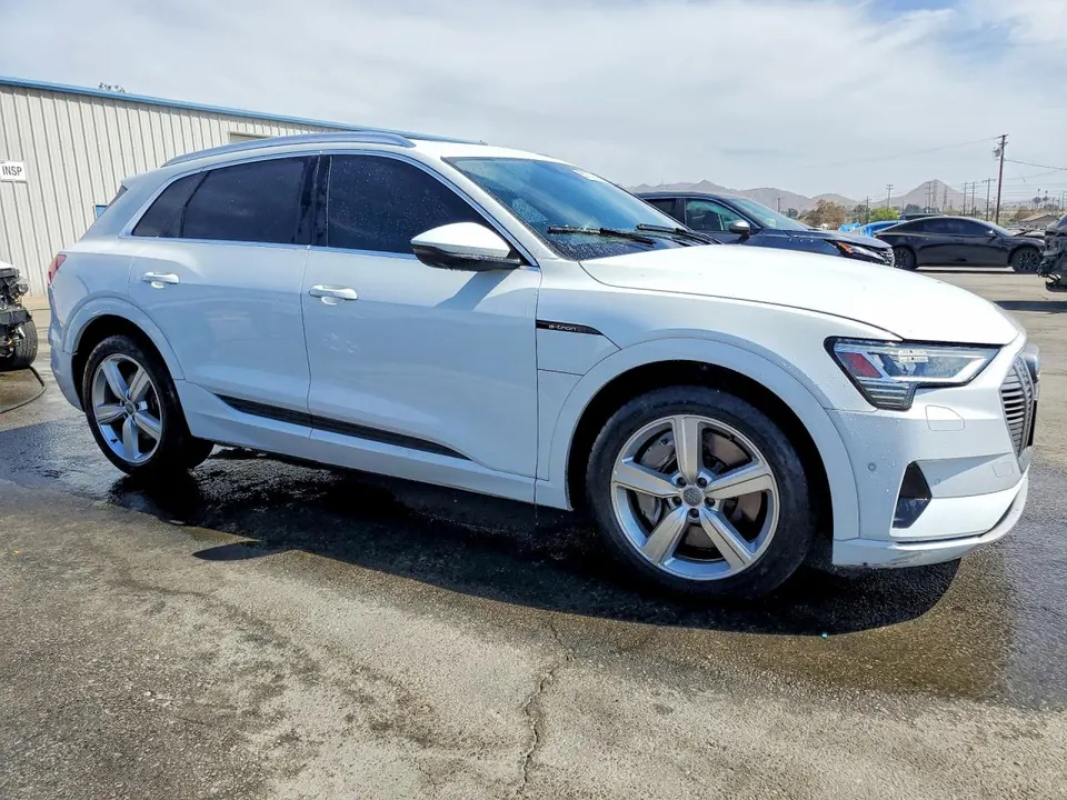 Audi E-TRON PRESTIGE