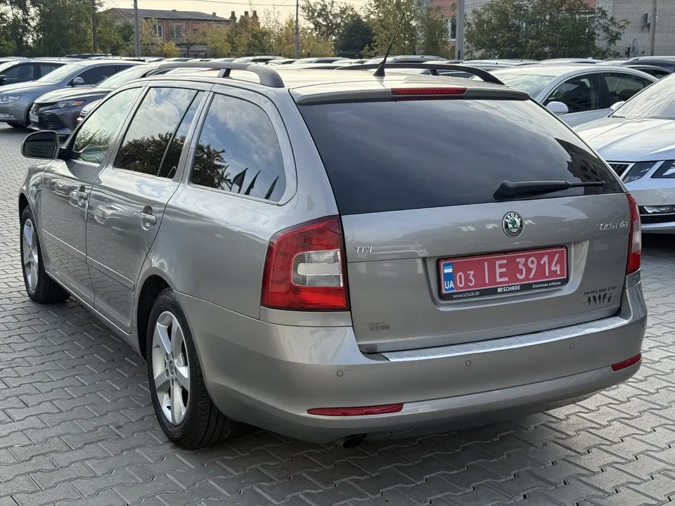 Skoda Octavia — фото 9