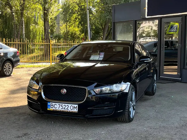 Jaguar XE
