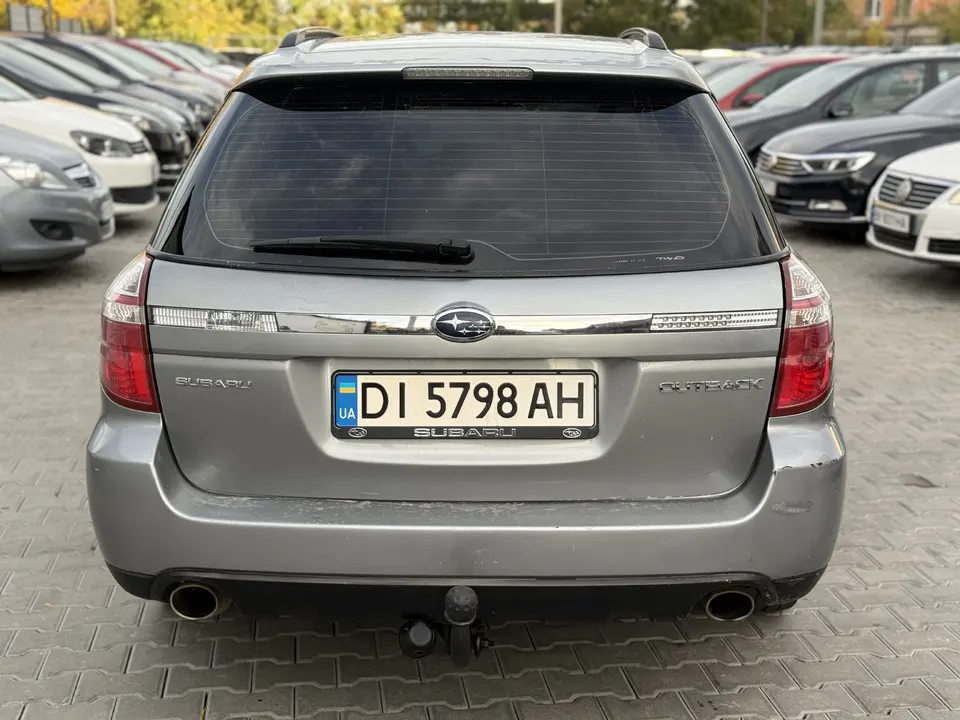 Subaru Outback — фото 10