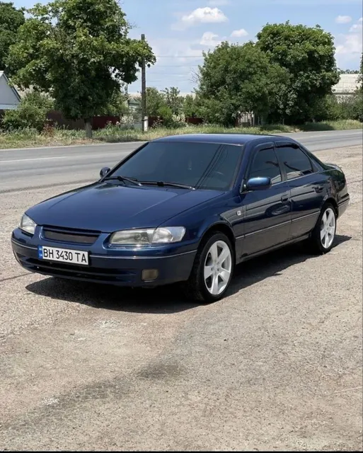 Toyota Camry 20