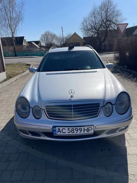 Mercedes-Benz E220