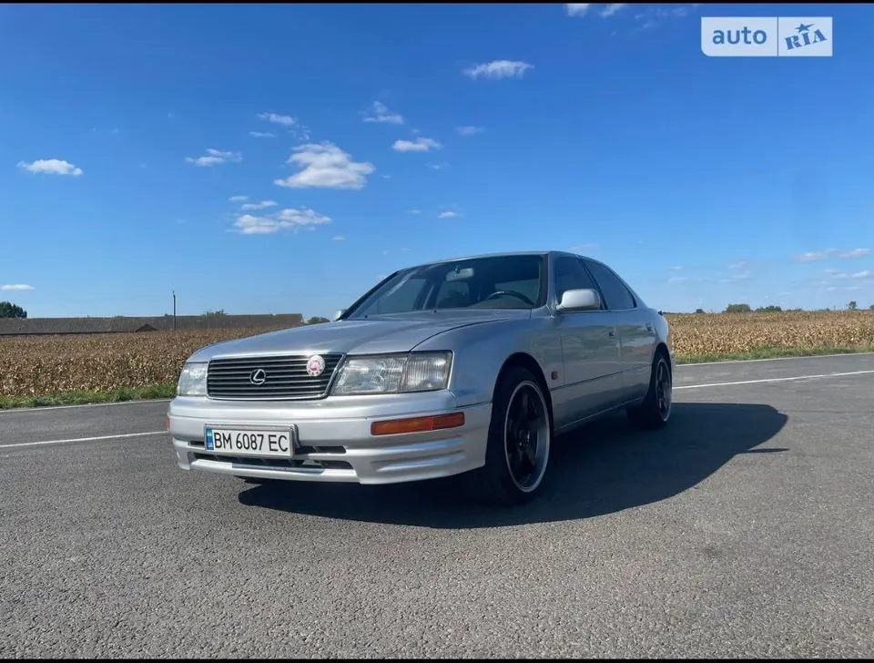 Lexus LS