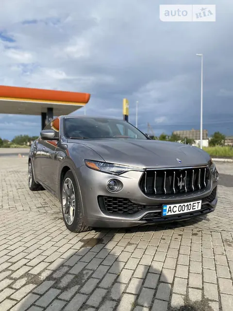 Mercedes-Benz Gle Range Rover Porsche