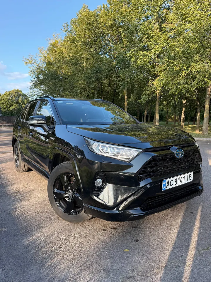 Toyota RAV4 — фото 3