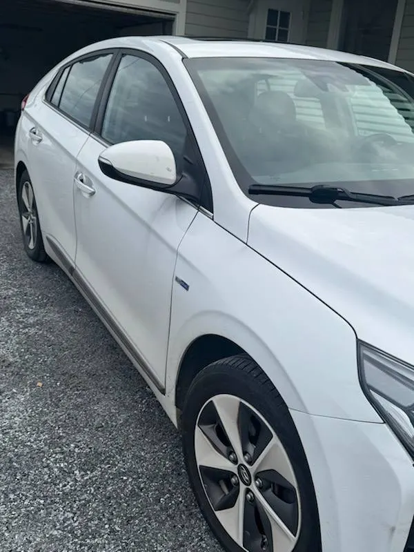 Hyundai Ioniq Premium — фото 2