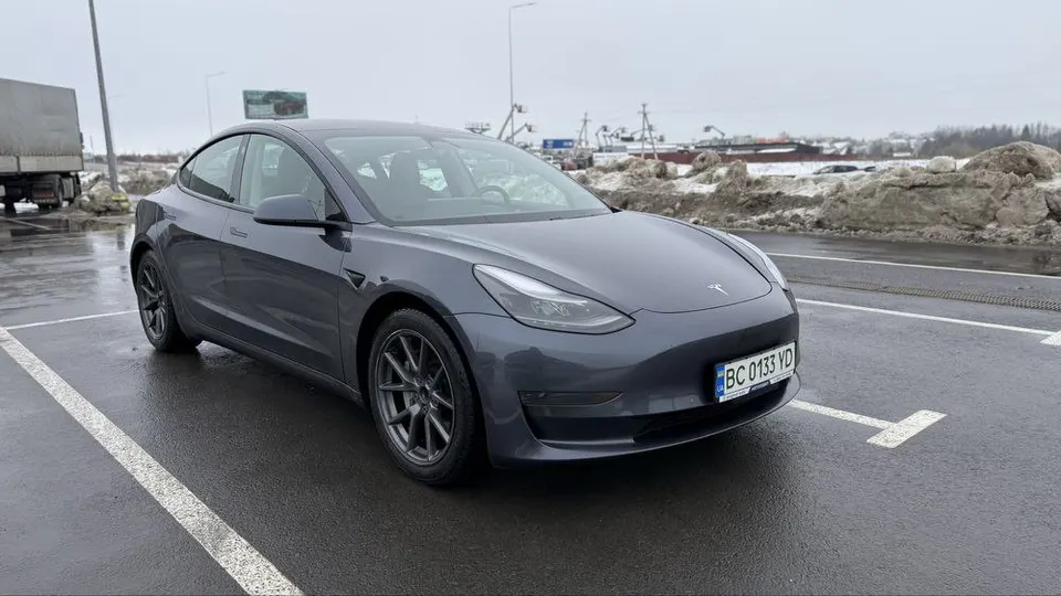 Tesla model 3 рестайл