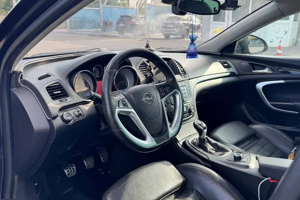 Opel Insignia — фото 9