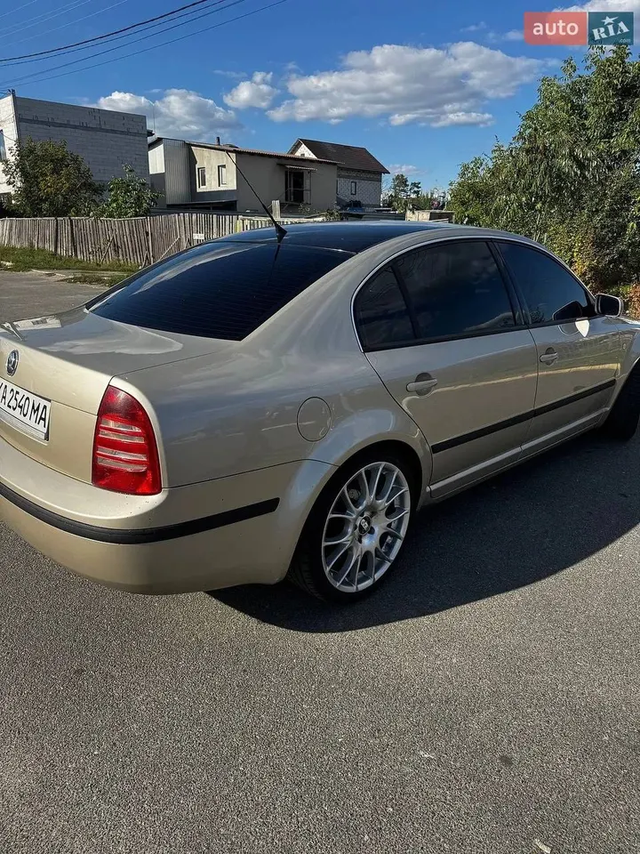 Skoda Superb — фото 6