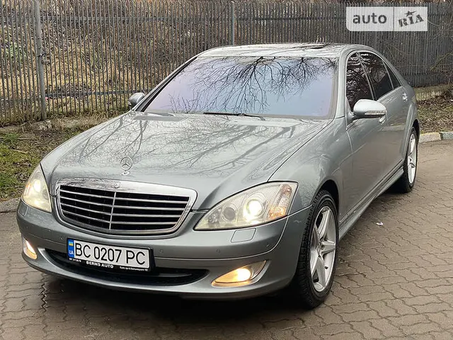 Mercedes-Benz S-Class