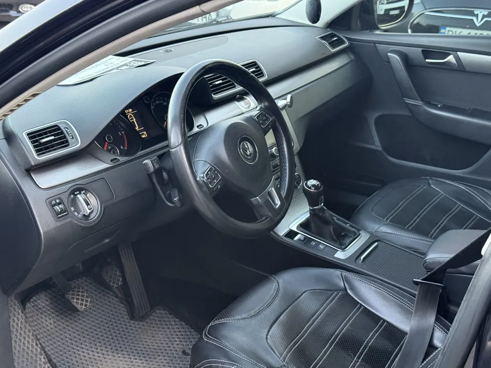 Volkswagen Passat — фото 10