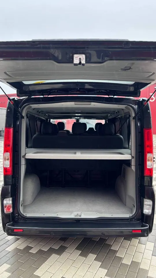 Renault Trafic Black Edition — фото 9