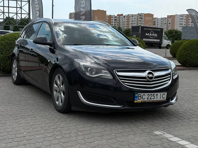 Opel INSIGNIA