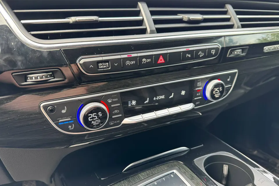 Audi Q7 Quattro — фото 9