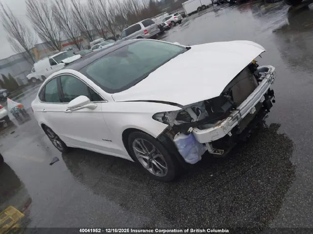 Ford FUSION TITANIUM HYBRID