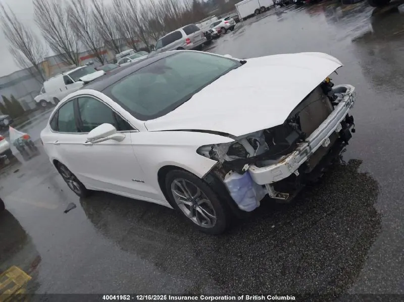 Ford FUSION TITANIUM HYBRID
