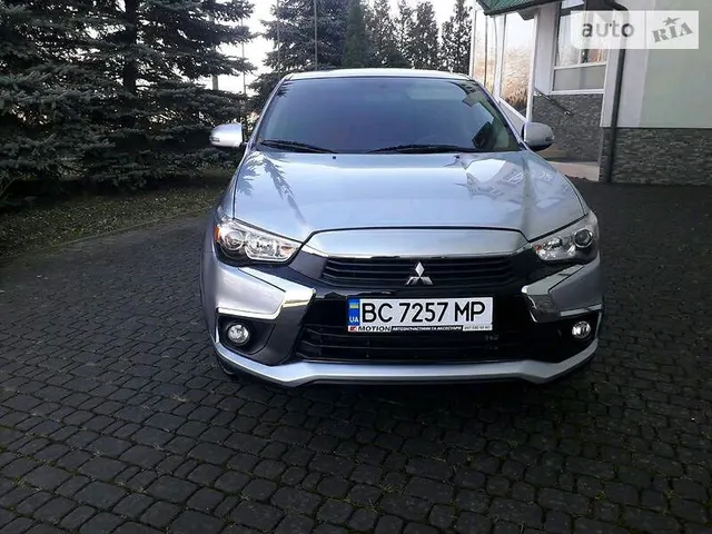 Mitsubishi Outlander Sport SE