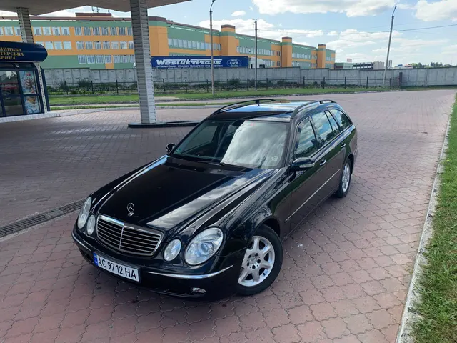 Mercedes-Benz E 320